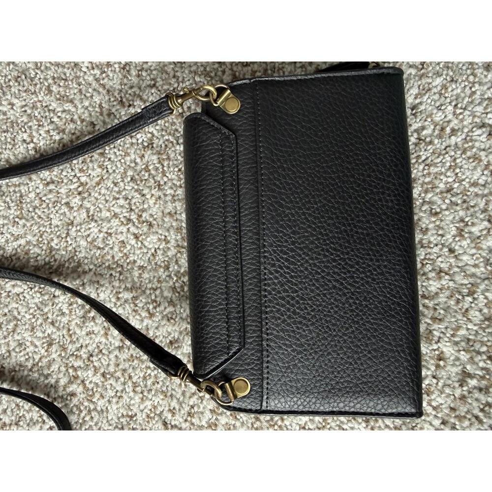 Black Relic Vegan Leather Textured Classic Designer Crossbody Bag - Picture 2 of 7